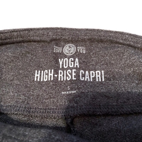 Super Comfy Capri Yoga Leggings - Picture 5 of 12